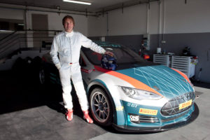 Heinz-Harald Frentzen teste la Tesla du futur championnat GT tout électrique