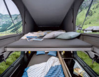 Les 4 couchages du Pössl Campster : transformation de la banquette en lit et lit sous le toit relevables